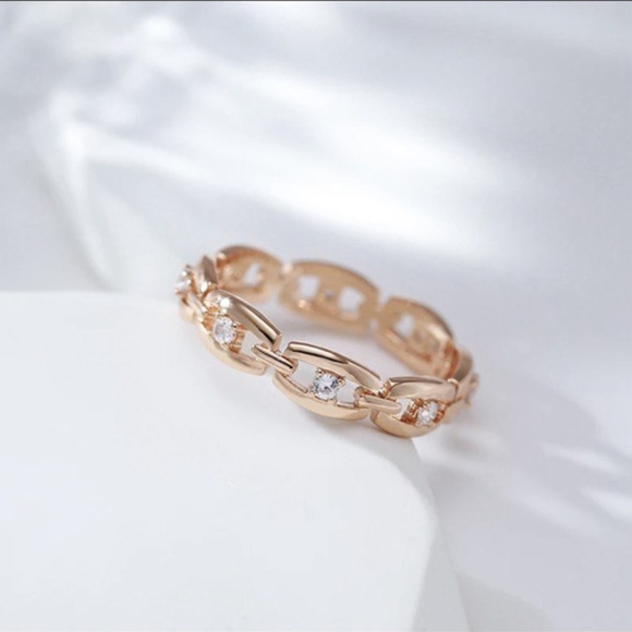 Classic Chain Gold Ring - Picture 2 of 3